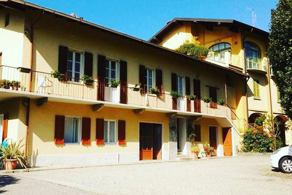 Apartment Piccolo Borgo Castelveccana Exteriör bild