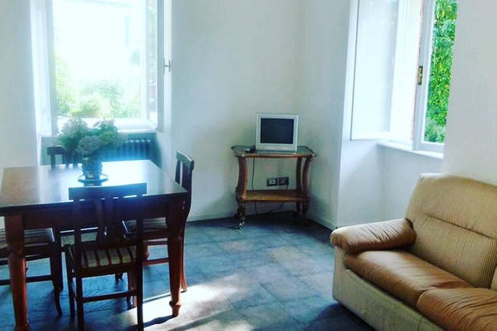 Apartment Piccolo Borgo Castelveccana Exteriör bild